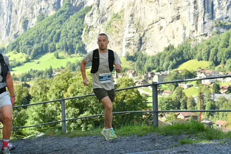 Thijs hardlopend tijdens de Jungfrau Marathon